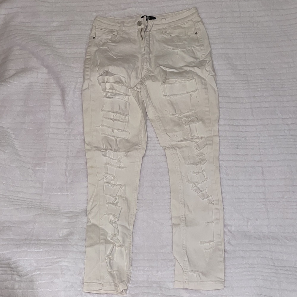 MISGUIDED HIGH RISE white ripped jeans